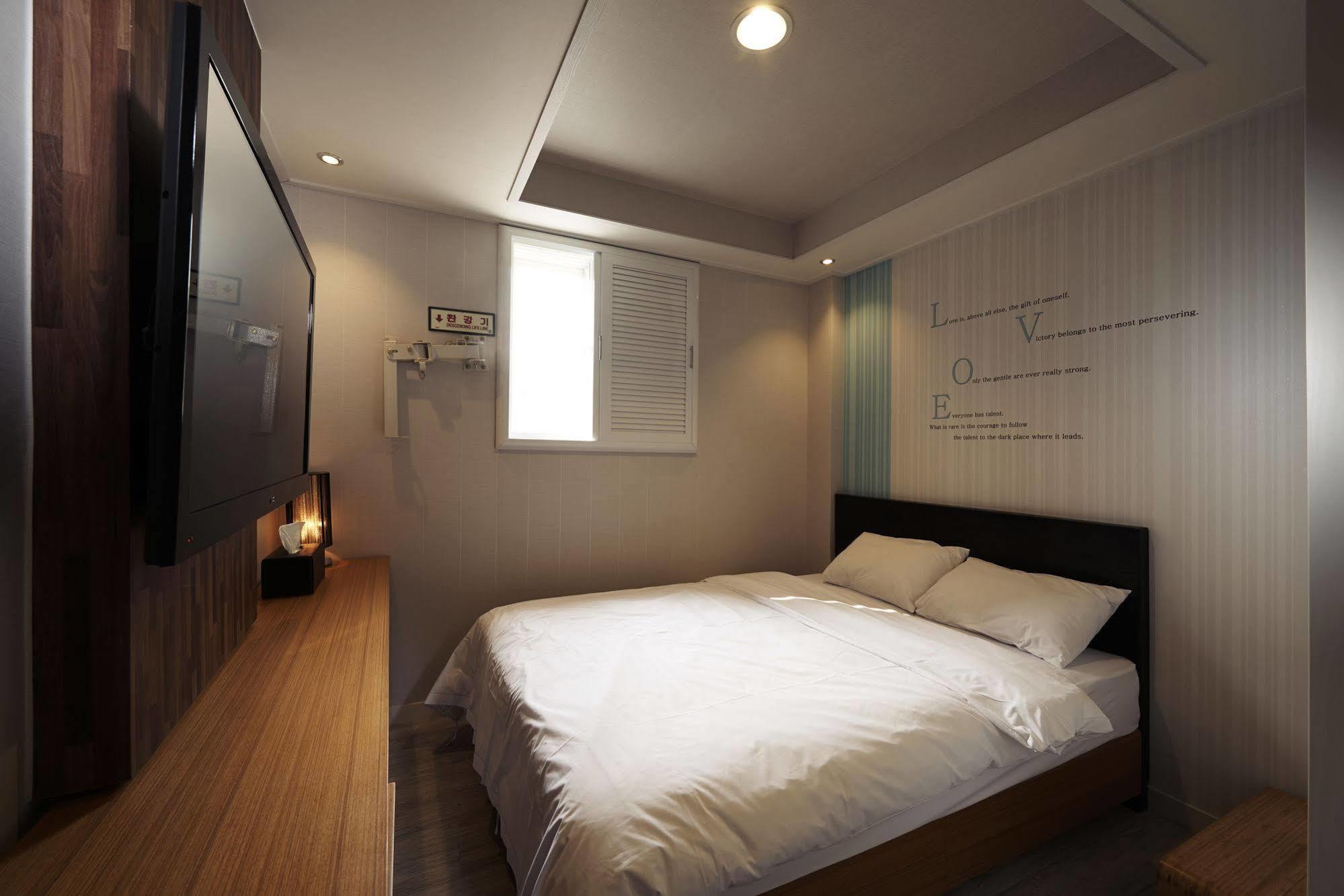 New Suwon Hotel Екстериор снимка