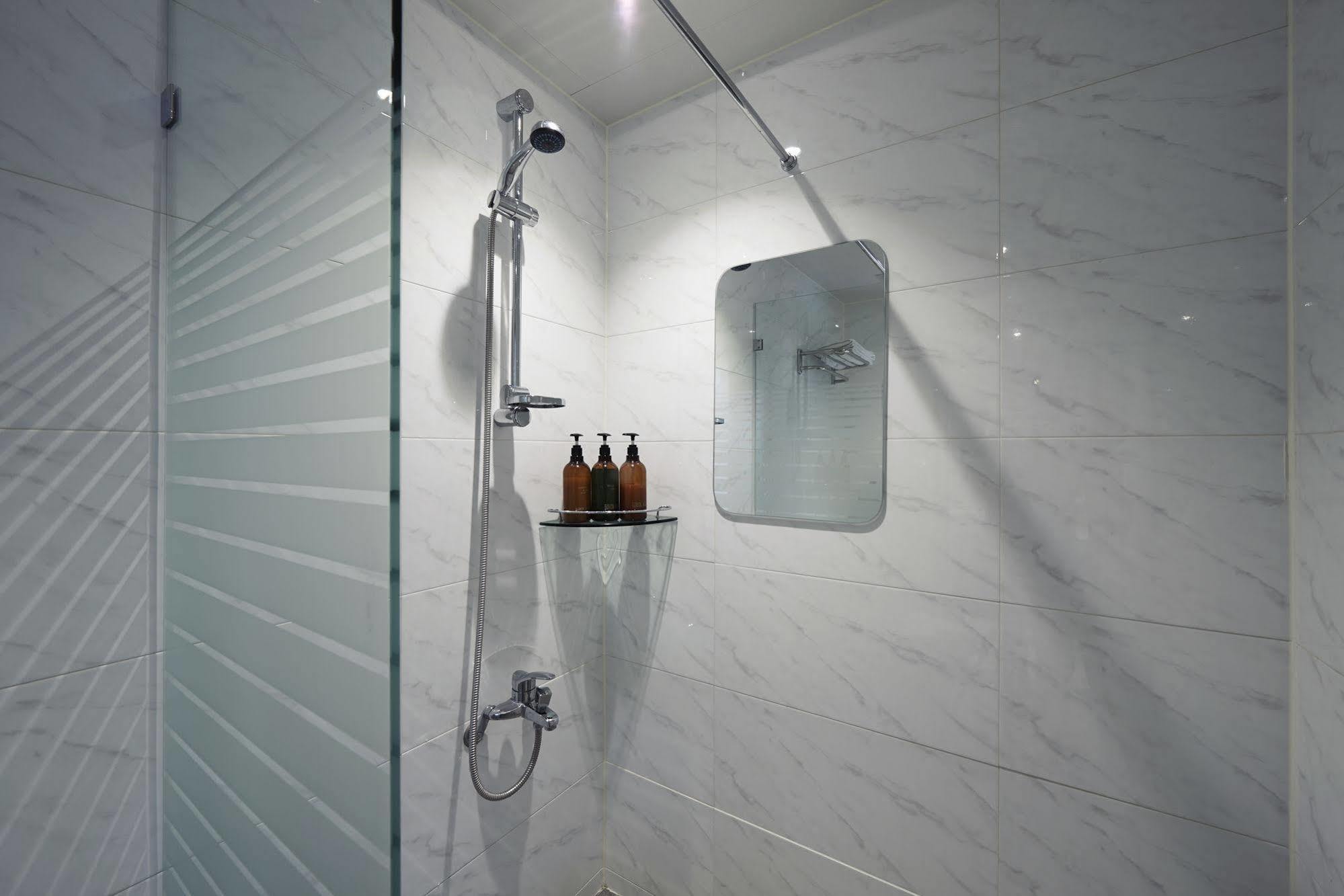 New Suwon Hotel Екстериор снимка