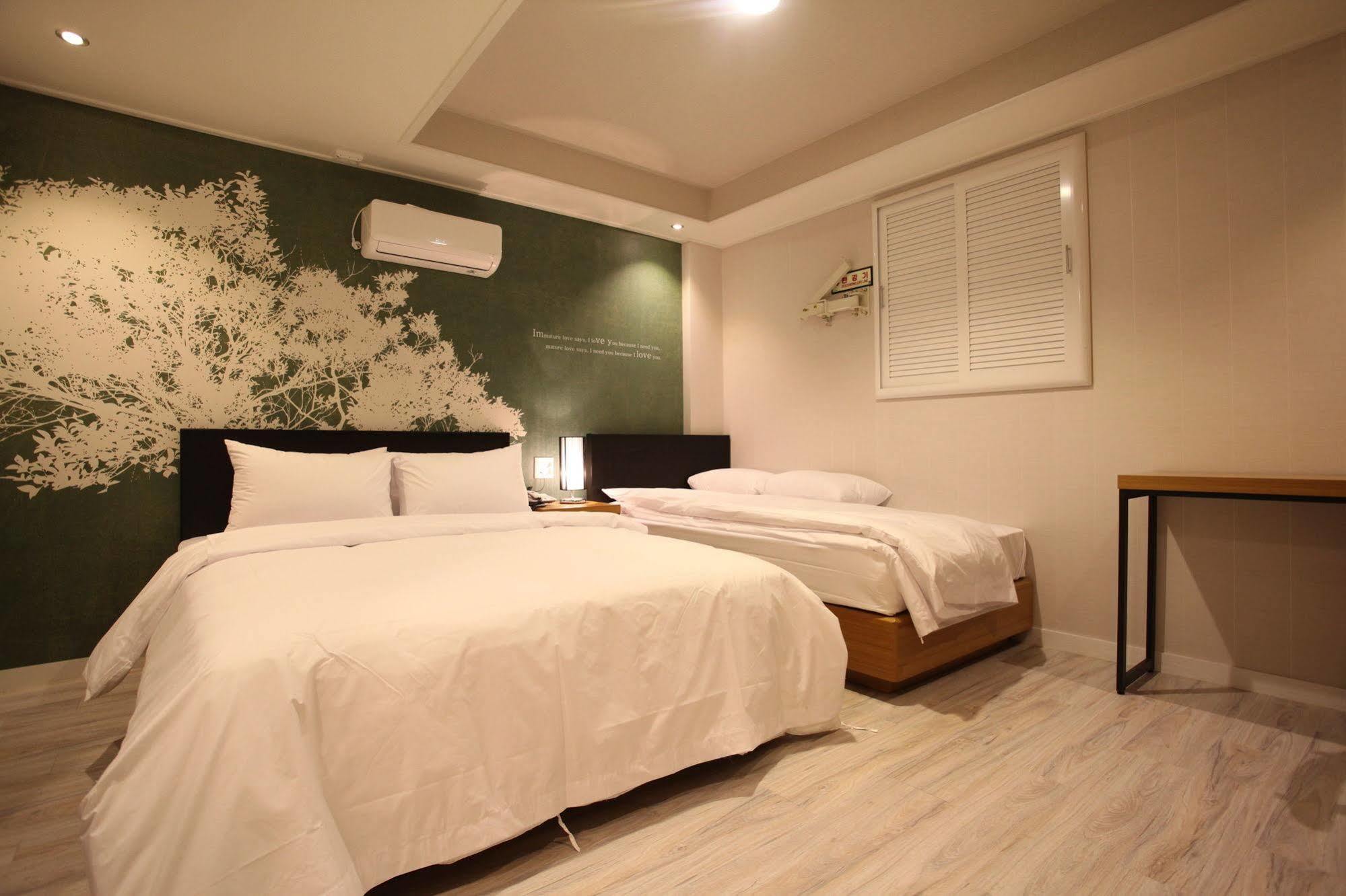 New Suwon Hotel Екстериор снимка