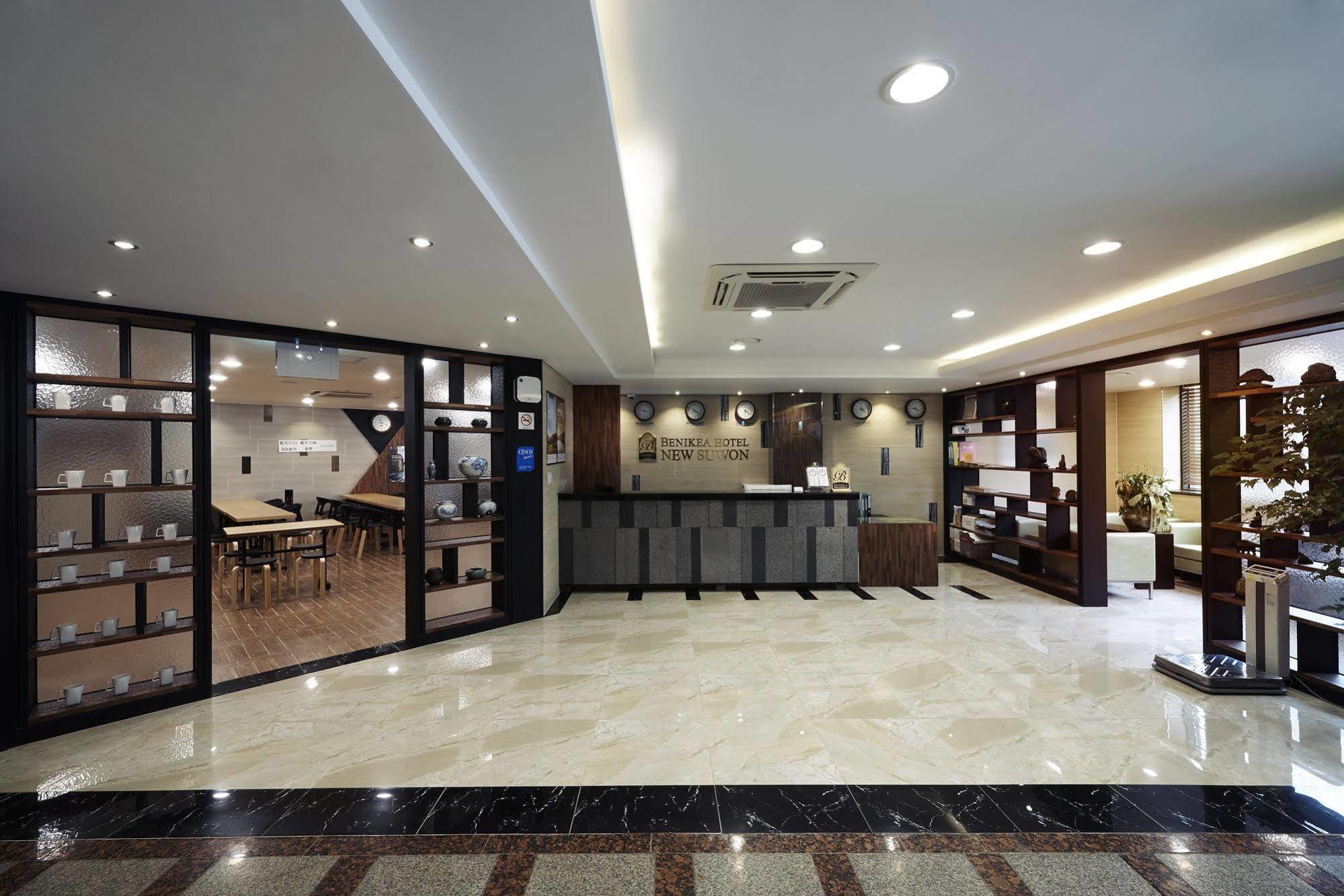 New Suwon Hotel Екстериор снимка